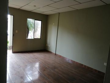 VENTA DE CASA EN URBANIZACIÓN LA JOYA  (VM)