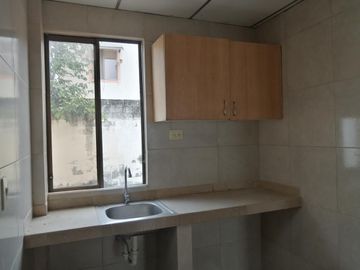 VENTA DE CASA EN URBANIZACIÓN LA JOYA  (VM)