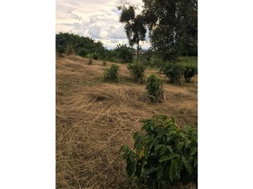 SE VENDE LOTE EN ARAVIA A 5 MINUTOS DE VIA PRINCIPAL