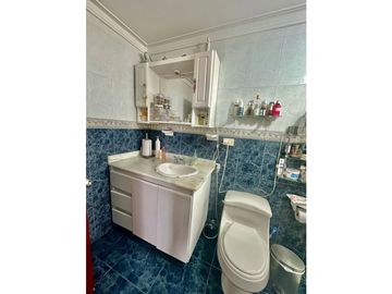 AMPLIO APARTAMENTO EN VENTA EN VIEJO PRADO. Excelente Ubicacion