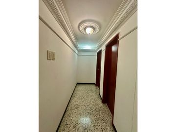 AMPLIO APARTAMENTO EN VENTA EN VIEJO PRADO. Excelente Ubicacion