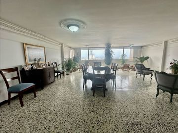 AMPLIO APARTAMENTO EN VENTA EN VIEJO PRADO. Excelente Ubicacion