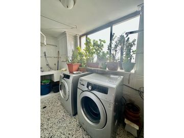 AMPLIO APARTAMENTO EN VENTA EN VIEJO PRADO. Excelente Ubicacion
