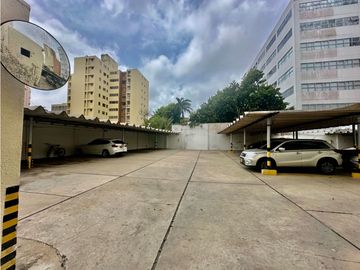AMPLIO APARTAMENTO EN VENTA EN VIEJO PRADO. Excelente Ubicacion
