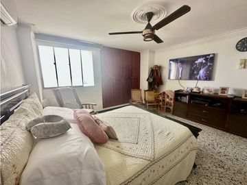 AMPLIO APARTAMENTO EN VENTA EN VIEJO PRADO. Excelente Ubicacion