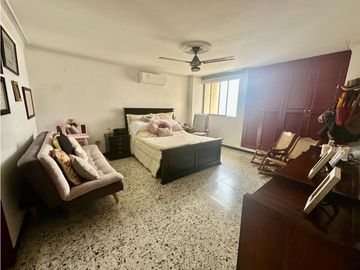 AMPLIO APARTAMENTO EN VENTA EN VIEJO PRADO. Excelente Ubicacion