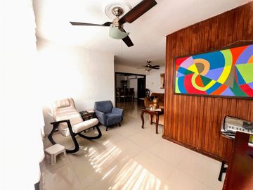 SE VENDE AMPLIO APARTAMENTO EN RIOMAR