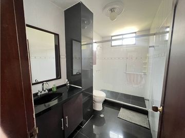 SE VENDE AMPLIO APARTAMENTO EN RIOMAR