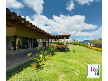 Vendo Hermosa Casa Campestre en Parcelación en La Ceja del Tambo