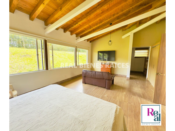 Vendo Hermosa Casa Campestre en Parcelación en La Ceja del Tambo