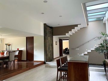 VENTA CASA EN CALLE CERRADA EN JARDINES DEL PEDREGAL
