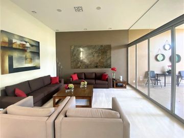 VENTA CASA EN CALLE CERRADA EN JARDINES DEL PEDREGAL