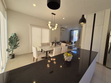 Casa NUEVA, AMUEBLADA con alberca en privada en Dzitya