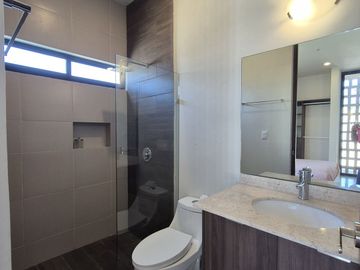 Casa NUEVA, AMUEBLADA con alberca en privada en Dzitya