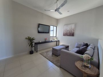 Casa NUEVA, AMUEBLADA con alberca en privada en Dzitya