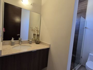 Casa NUEVA, AMUEBLADA con alberca en privada en Dzitya