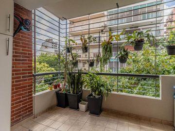 Departamento de 3 Ambientes con Balcón amplio y Cochera fija -Suite - Caballito
