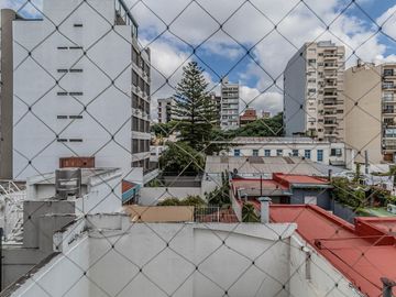 Departamento de 3 Ambientes con Balcón amplio y Cochera fija -Suite - Caballito