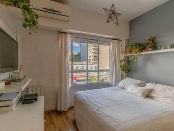 Departamento de 3 Ambientes con Balcón amplio y Cochera fija -Suite - Caballito