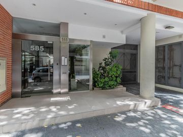 Departamento de 3 Ambientes con Balcón amplio y Cochera fija -Suite - Caballito