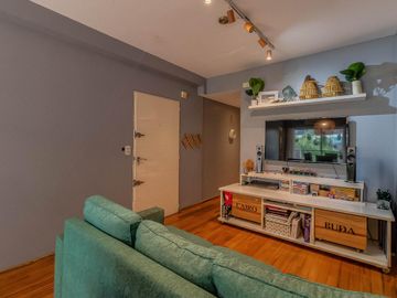 Departamento de 3 Ambientes con Balcón amplio y Cochera fija -Suite - Caballito