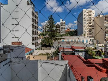 Departamento de 3 Ambientes con Balcón amplio y Cochera fija -Suite - Caballito