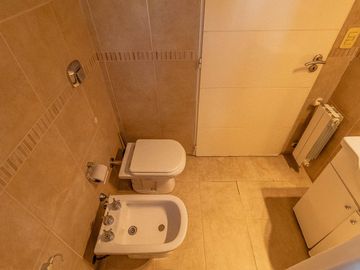 Departamento de 3 Ambientes con Balcón amplio y Cochera fija -Suite - Caballito