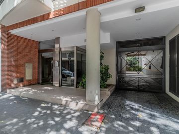 Departamento de 3 Ambientes con Balcón amplio y Cochera fija -Suite - Caballito