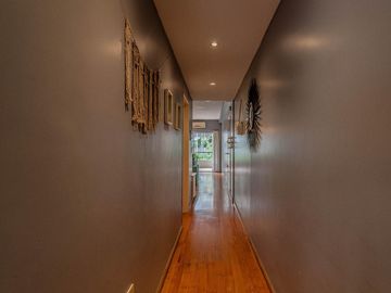 Departamento de 3 Ambientes con Balcón amplio y Cochera fija -Suite - Caballito