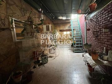 CASA 2 dormitorios en Sgto Cabral - Huergo al 1900