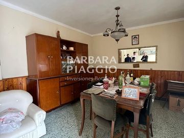 CASA 2 dormitorios en Sgto Cabral - Huergo al 1900