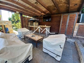 OPORTUNIDAD: CASA EN PIEDRA ROJA 5D+SERVICIOS