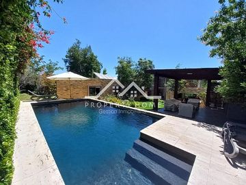 OPORTUNIDAD: CASA EN PIEDRA ROJA 5D+SERVICIOS