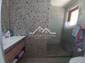 OPORTUNIDAD: CASA EN PIEDRA ROJA 5D+SERVICIOS