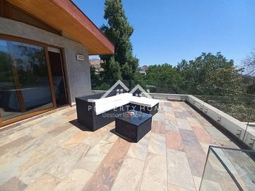 OPORTUNIDAD: CASA EN PIEDRA ROJA 5D+SERVICIOS