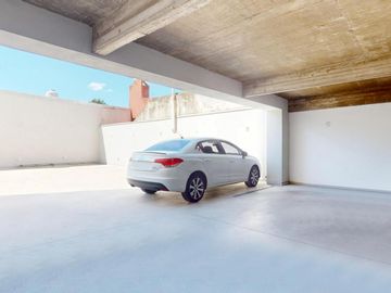 16 entre 61 y 62 La Plata  Departamento en 2º Piso al frente con  Balcón y Cochera en VENTA