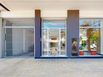 16 entre 61 y 62 La Plata  Departamento en 2º Piso al frente con  Balcón y Cochera en VENTA