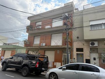 Departamento en  Venta de 2 amb con Patio Apto Crédito
