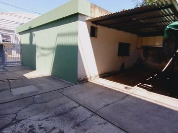Departamento en  Venta de 2 amb con Patio Apto Crédito