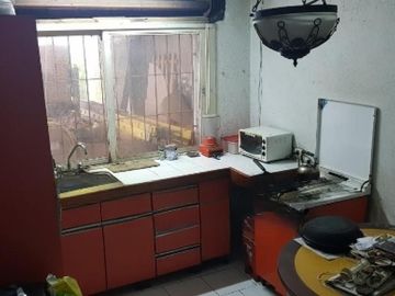 Casa en venta - 4 Dormitorios 2 Baños - Cocheras - 400Mts2 - Ituzaingó
