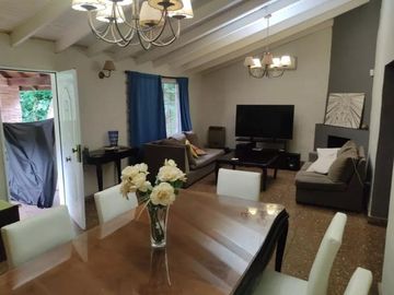 Excelente casa ubicada en Barrio El Cazador, J. Zorrilla De San Martin al 3100