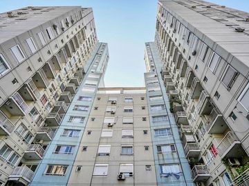 Departamento de 3 Ambientes - Flores - Piscina - SUM - Parrillas - Seguridad 24hs