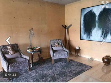 Exclusiva Residencia en Venta en Bosque Real con Vistas Al Club de Golf.