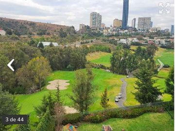 Exclusiva Residencia en Venta en Bosque Real con Vistas Al Club de Golf.
