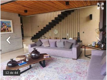 Exclusiva Residencia en Venta en Bosque Real con Vistas Al Club de Golf.