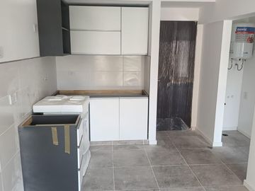Departamento monoambiente con balcón al norte- Luminoso- Centro
