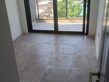 Departamento monoambiente con balcón al norte- Luminoso- Centro