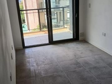 Departamento monoambiente con balcón al norte- Luminoso- Centro