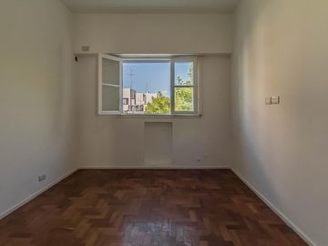 4 ambientes con balcón en Flores Norte/ Villa Gral. Mitre