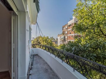 4 ambientes con balcón en Flores Norte/ Villa Gral. Mitre